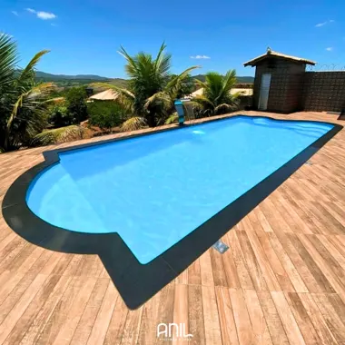 Piscina 10 metros com praia